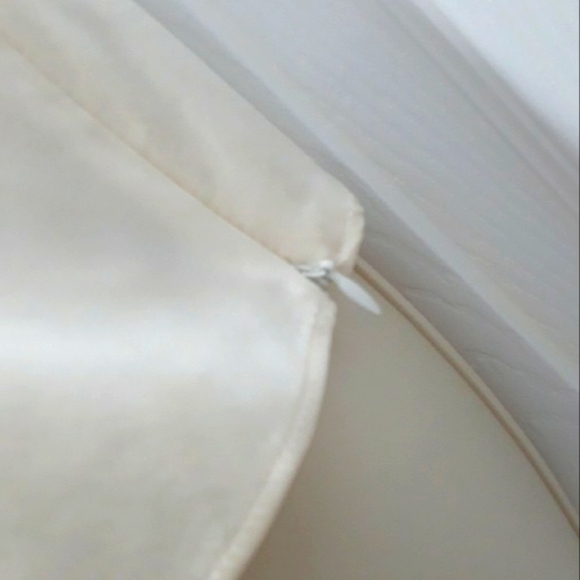 Lafayette 148 New York Cream 100% Silk Blouse with Bow Side Zipper Size 2 - Picture 7 of 16